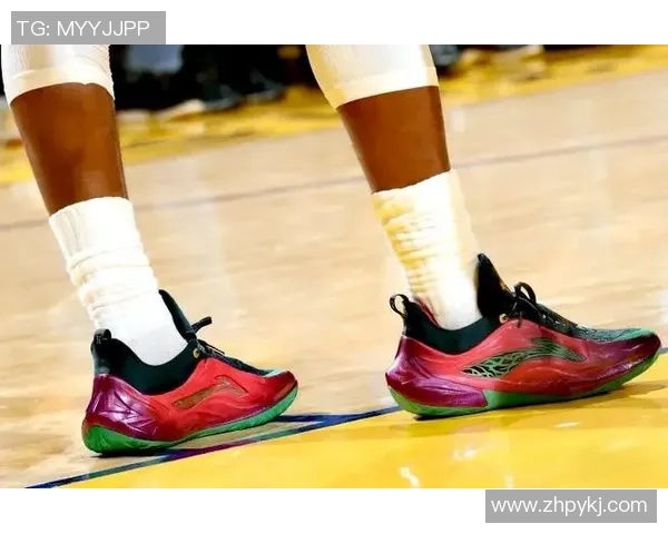 爱穿低帮足球鞋的球星们如何在赛场上发挥极致脚感与速度