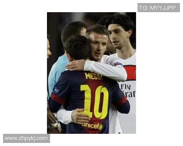 胖虎化身足球巨星展现激情瞬间高清图片尽显力量与技术完美融合