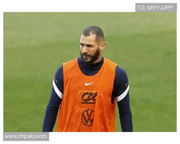 足球明星小时候颠球次数揭秘 从训练到成名他们经历了怎样的磨砺